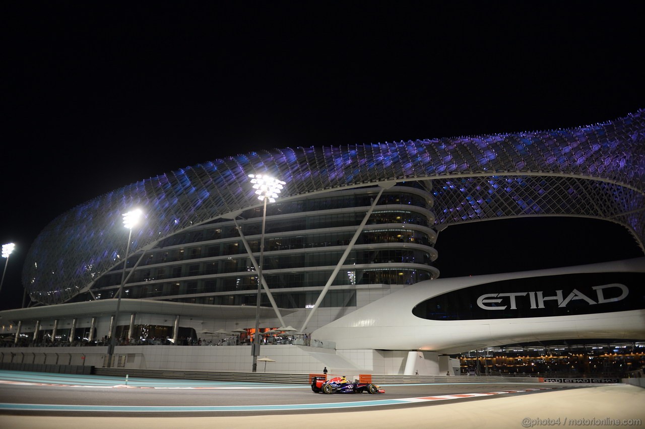 GP ABU DHABI, 01.11.2013- Prove Libere 2: Sebastian Vettel (GER) Red Bull Racing RB9 