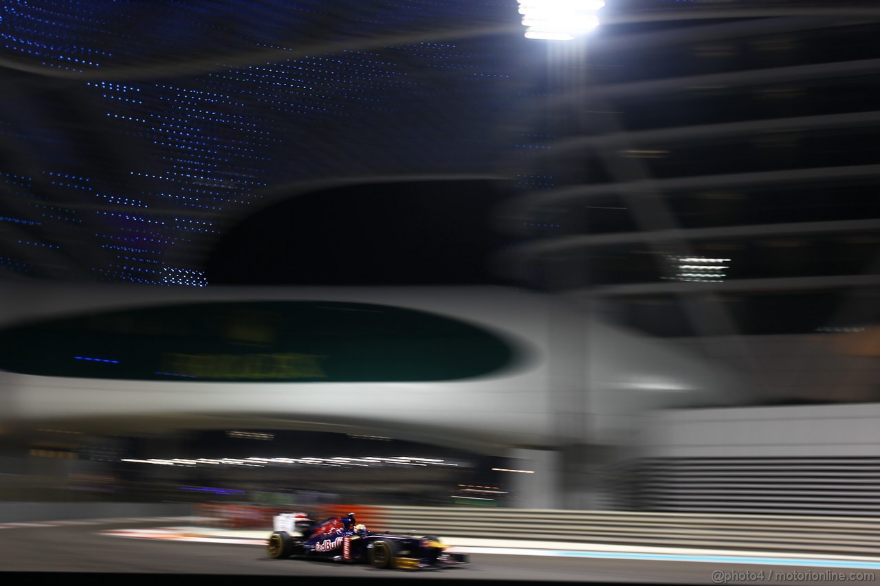 GP ABU DHABI, 01.11.2013- Prove Libere 2: Jean-Eric Vergne (FRA) Scuderia Toro Rosso STR8 