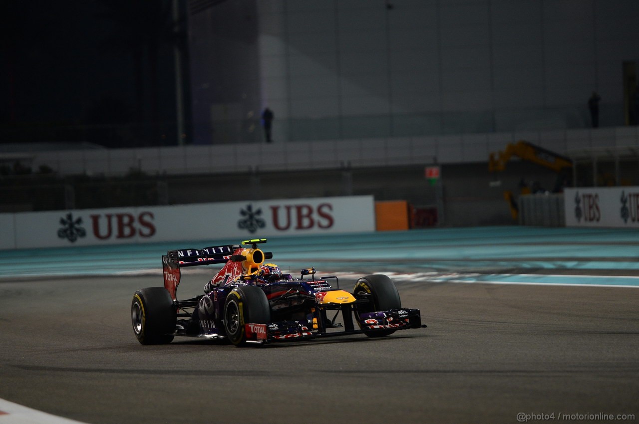 GP ABU DHABI, 01.11.2013- Prove Libere 2: Mark Webber (AUS) Red Bull Racing RB9 