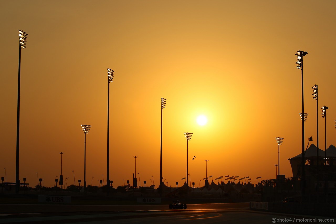 GP ABU DHABI, 01.11.2013- Prove Libere 2: Jean-Eric Vergne (FRA) Scuderia Toro Rosso STR8 