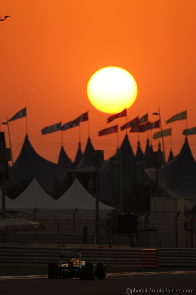 GP ABU DHABI, 01.11.2013- Prove Libere 2: Adrian Sutil (GER), Sahara Force India F1 Team VJM06 