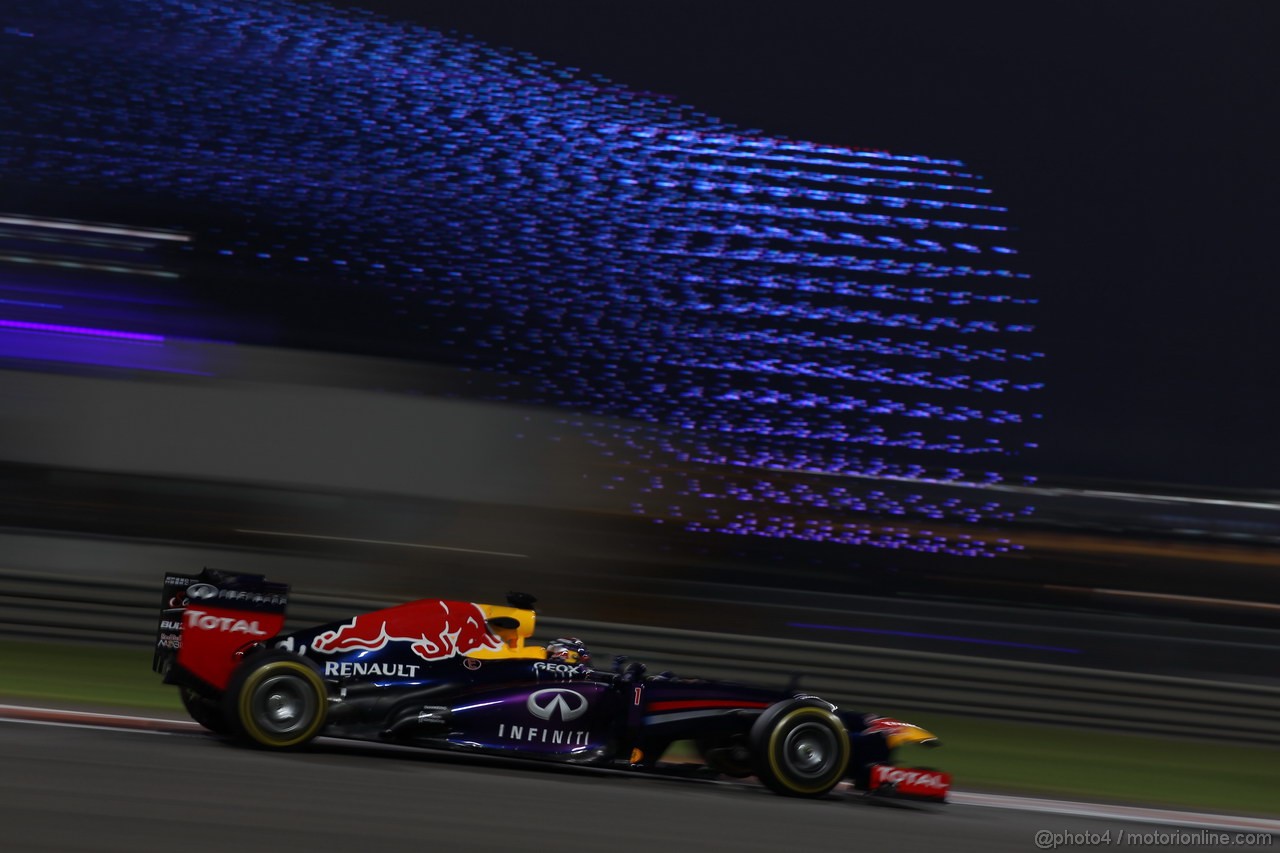 GP ABU DHABI, 01.11.2013- Prove Libere 2: Sebastian Vettel (GER) Red Bull Racing RB9 