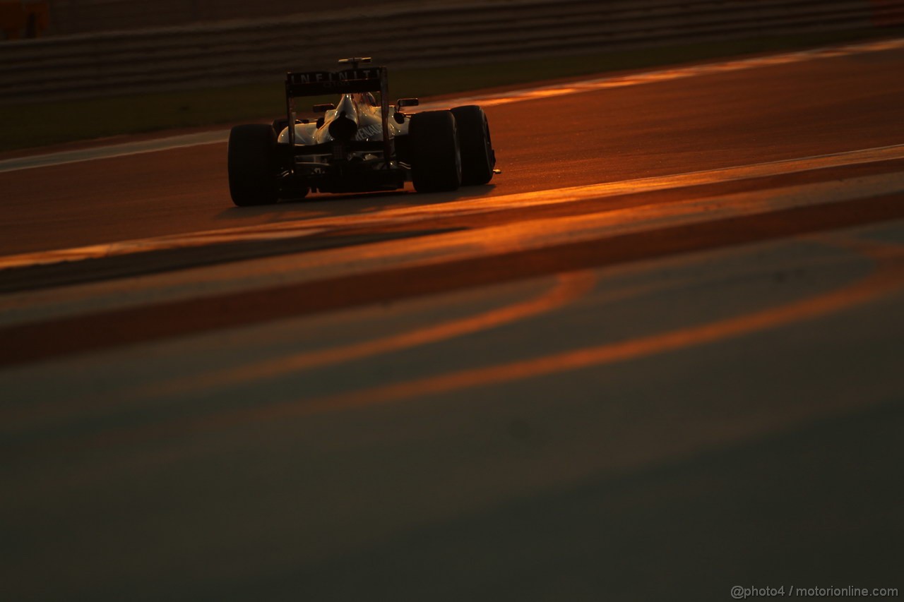 GP ABU DHABI, 01.11.2013- Prove Libere 2: Mark Webber (AUS) Red Bull Racing RB9 