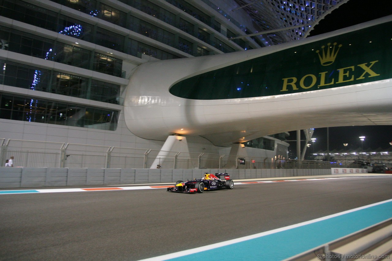 GP ABU DHABI, 01.11.2013- Prove Libere 2: Sebastian Vettel (GER) Red Bull Racing RB9 