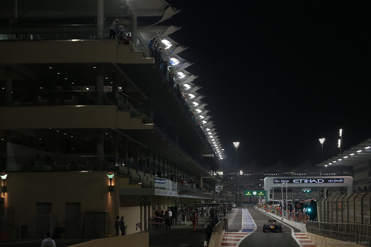 GP ABU DHABI, 01.11.2013- Prove Libere 2: Sebastian Vettel (GER) Red Bull Racing RB9 