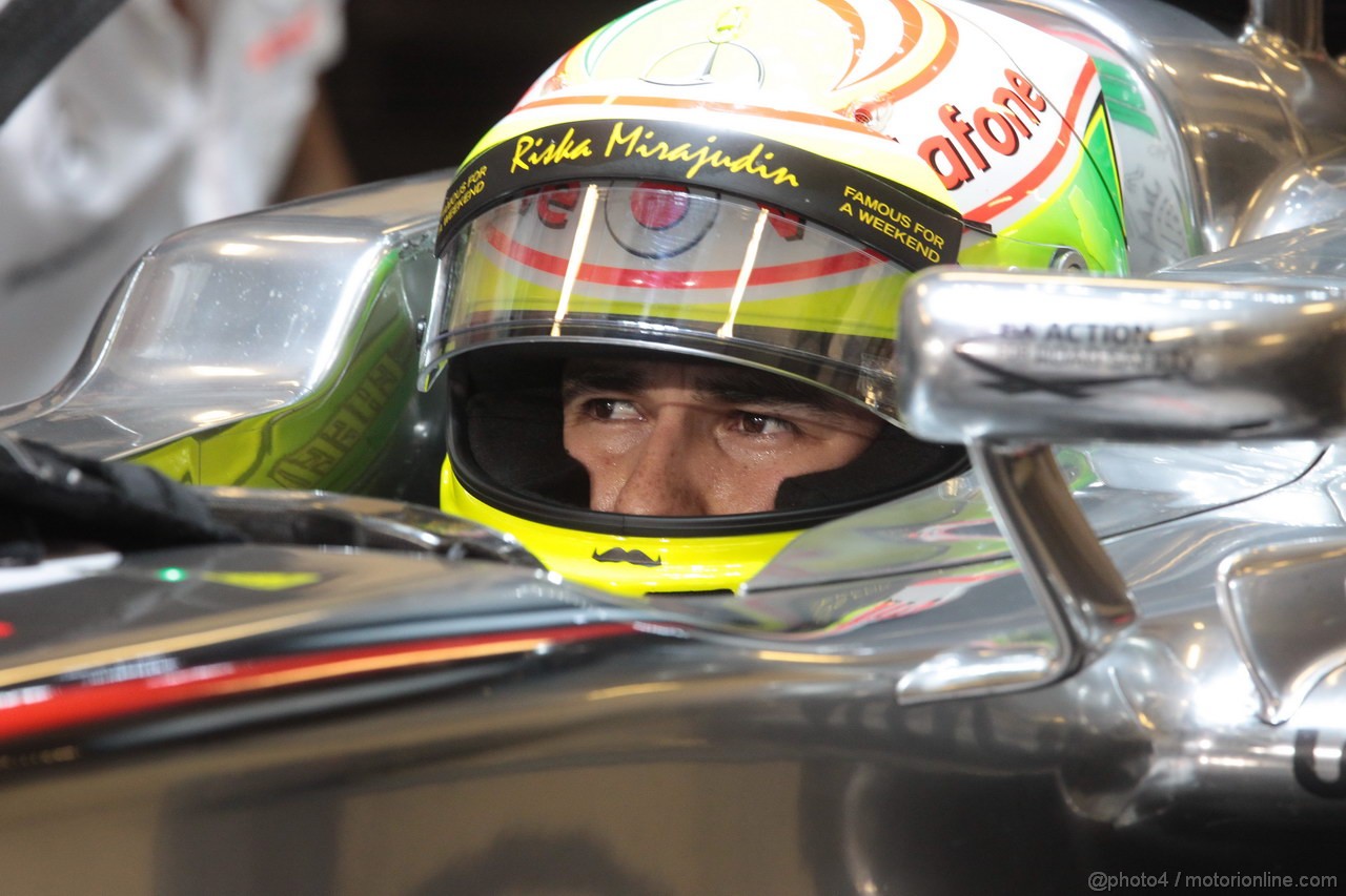 GP ABU DHABI, 01.11.2013- Prove Libere 2: Sergio Perez (MEX) McLaren MP4-28 