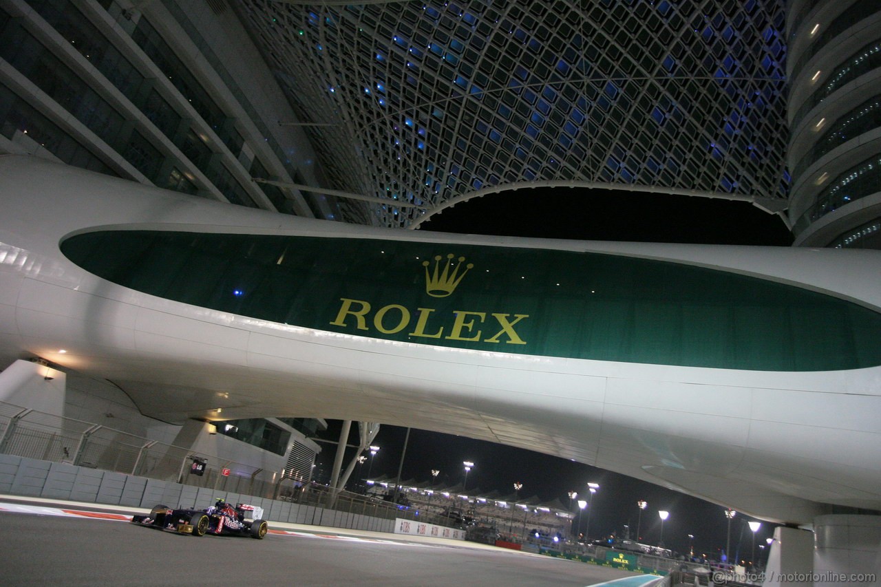 GP ABU DHABI, 01.11.2013- Prove Libere 2: Daniel Ricciardo (AUS) Scuderia Toro Rosso STR8 