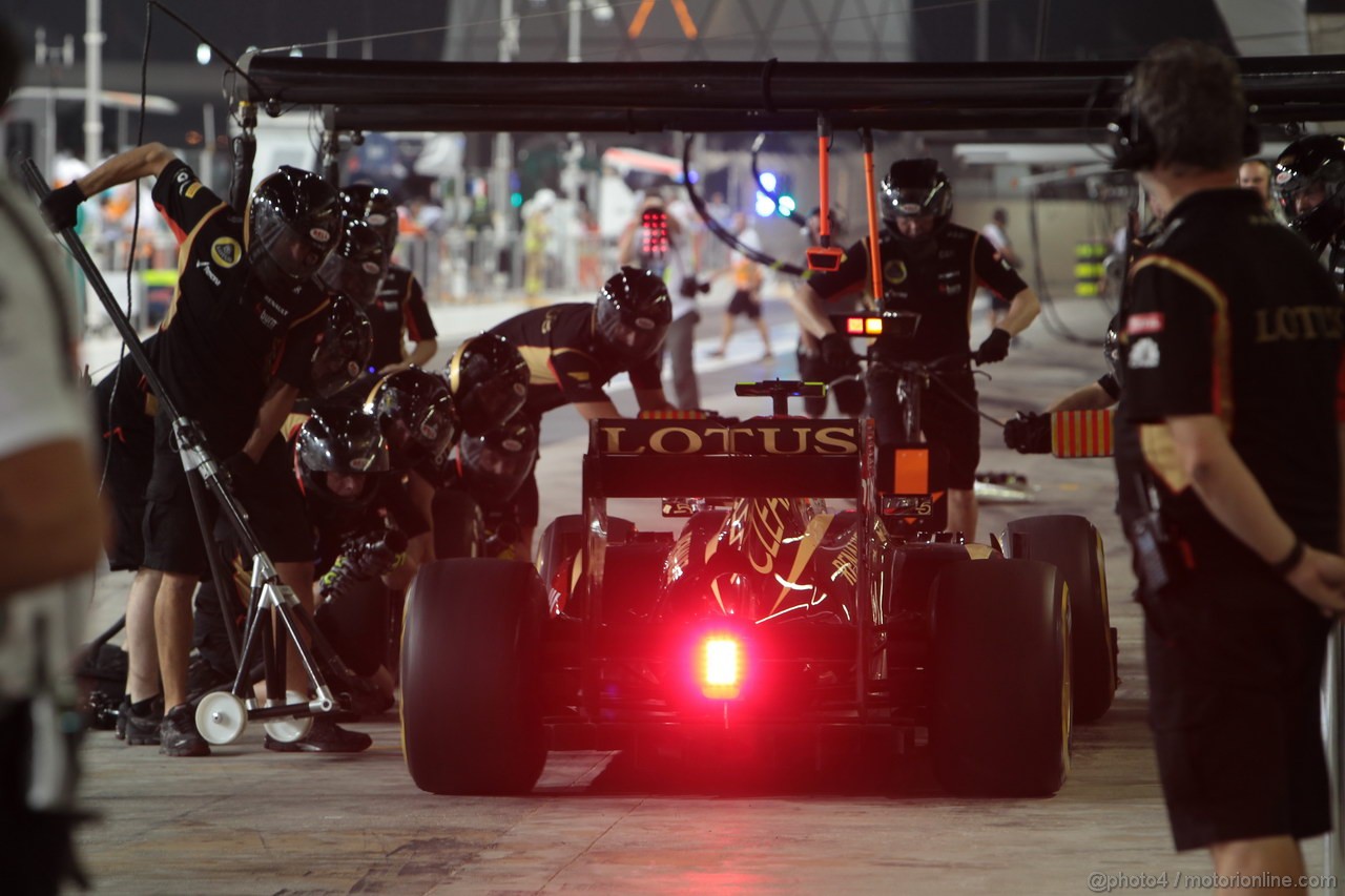 GP ABU DHABI, 01.11.2013- Prove Libere 2: Romain Grosjean (FRA) Lotus F1 Team E21 
