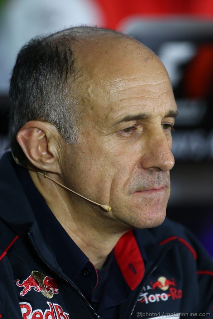 GP ABU DHABI, 01.11.2013- Prove Libere 2: Franz Tost (AUT) Scuderia Toro Rosso Team Principal