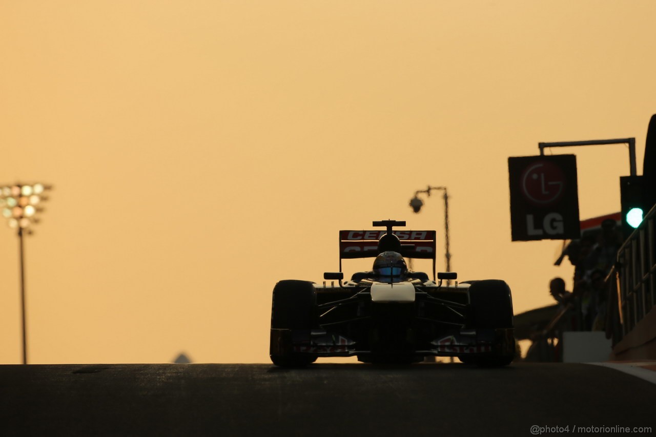 GP ABU DHABI, 01.11.2013- Prove Libere 2: Jean-Eric Vergne (FRA) Scuderia Toro Rosso STR8 