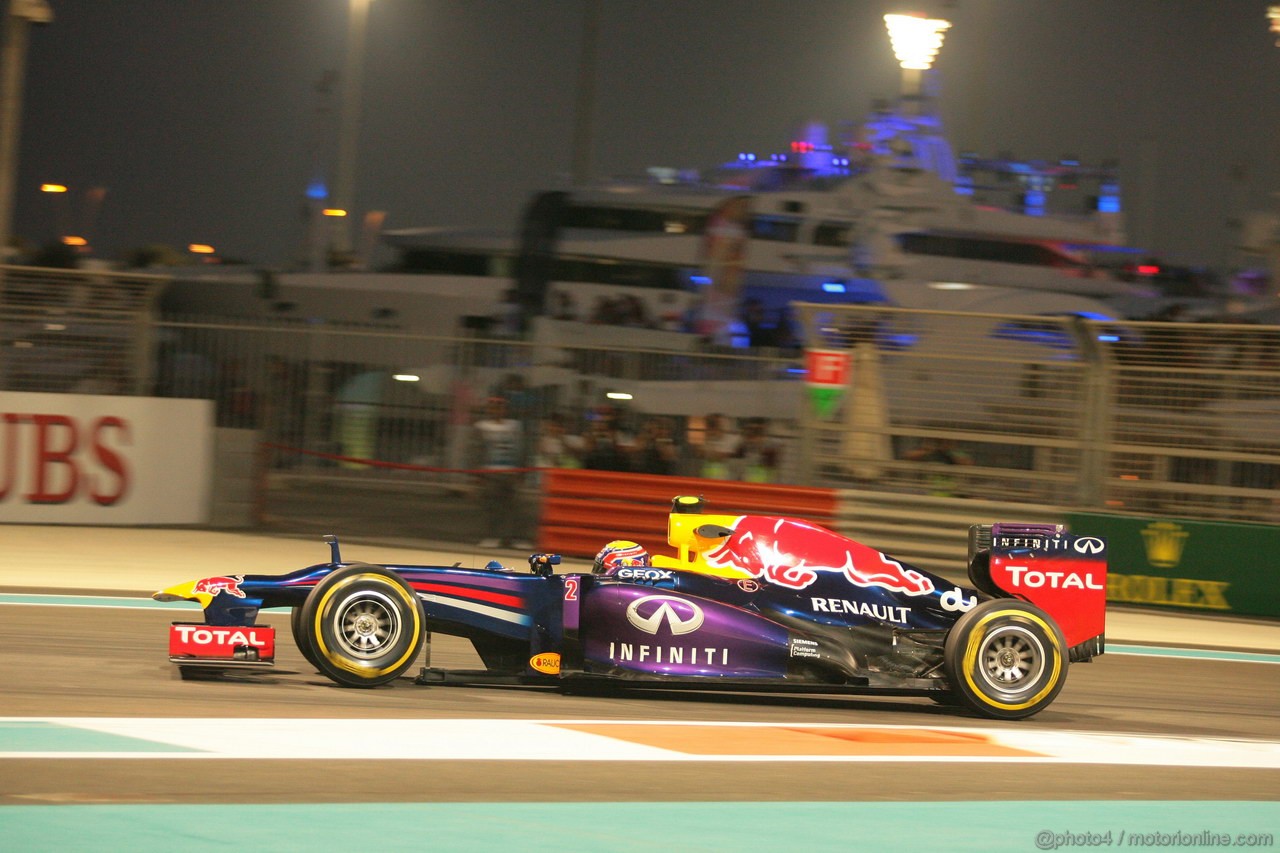 GP ABU DHABI, 01.11.2013- Prove Libere 2: Mark Webber (AUS) Red Bull Racing RB9 