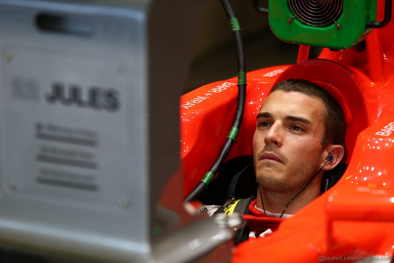 GP ABU DHABI, 01.11.2013- Prove Libere 2: Jules Bianchi (FRA) Marussia F1 Team MR02 
