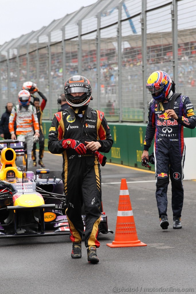 GP AUSTRALIA, 17.03.2013- Qualifiche, Kimi Raikkonen (FIN) Lotus F1 Team E21 e Mark Webber (AUS) Red Bull Racing RB9 