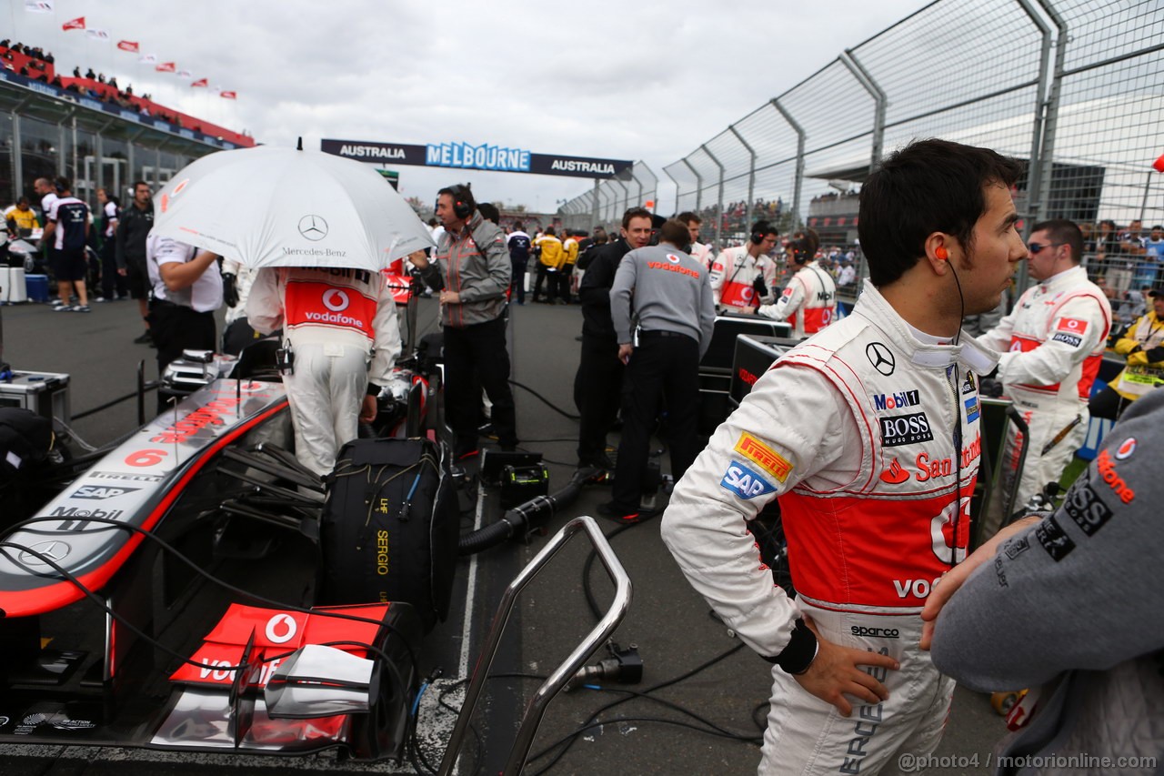 GP AUSTRALIA, 17.03.2013- Gara, Sergio Perez (MEX) McLaren MP4-28 