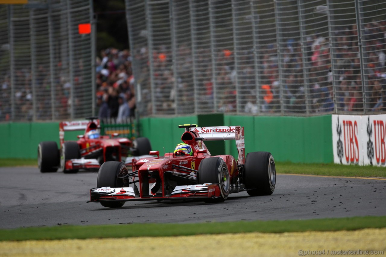 GP AUSTRALIA, 17.03.2013- Gara, Felipe Massa (BRA) Ferrari F138 davanti a Fernando Alonso (ESP) Ferrari F138 