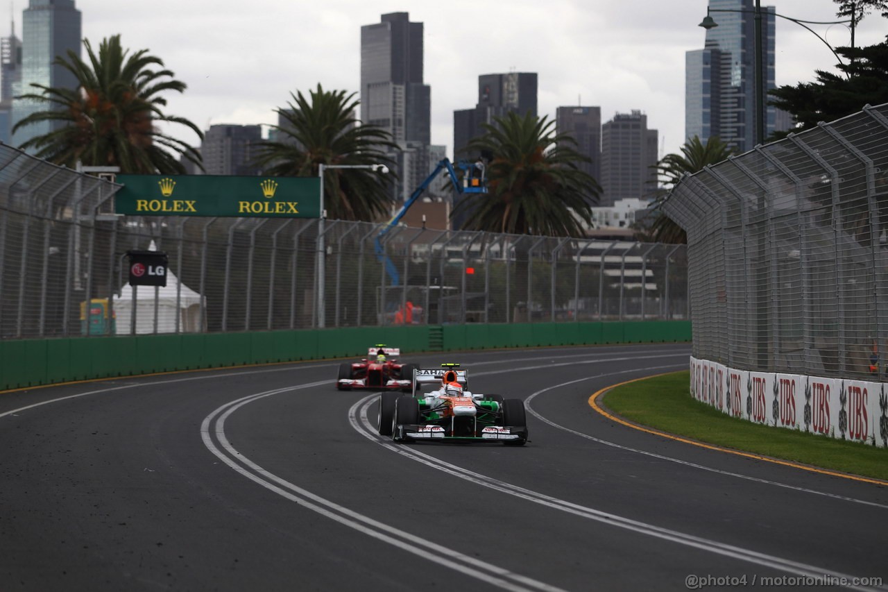 GP AUSTRALIA, 17.03.2013- Gara, Adrian Sutil (GER), Sahara Force India F1 Team VJM06 davanti a Felipe Massa (BRA) Ferrari F138 