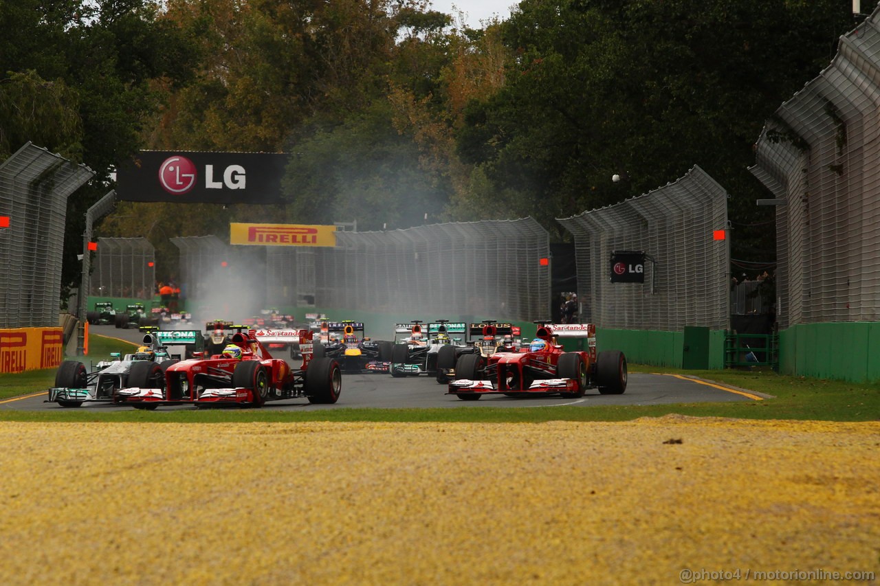 GP AUSTRALIA, 17.03.2013- Gara, Start of the race, Lewis Hamilton (GBR) Mercedes AMG F1 W04 e Felipe Massa (BRA) Ferrari F138 