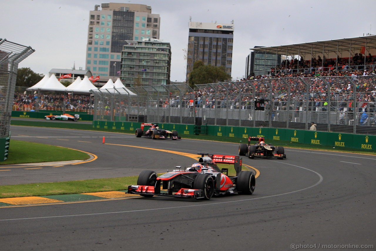 GP AUSTRALIA, 17.03.2013- Gara, Jenson Button (GBR) McLaren Mercedes MP4-28 