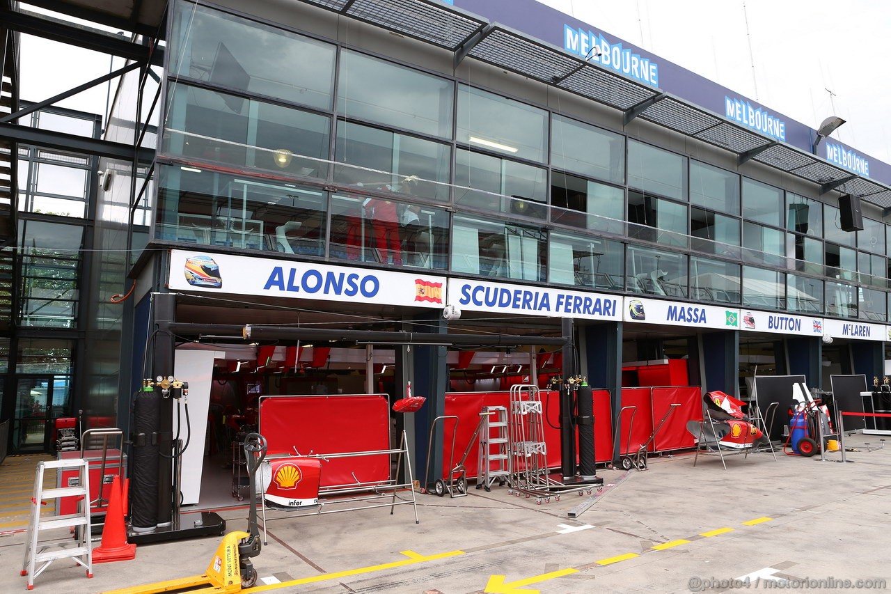 GP AUSTRALIA, 12.03.2013- Scudria Ferrari garage