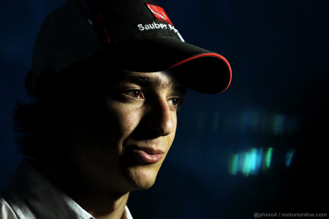 GP AUSTRALIA, 13.03.2013- Esteban Gutierrez (MEX) Sauber at the Melbourne Aquarium.
