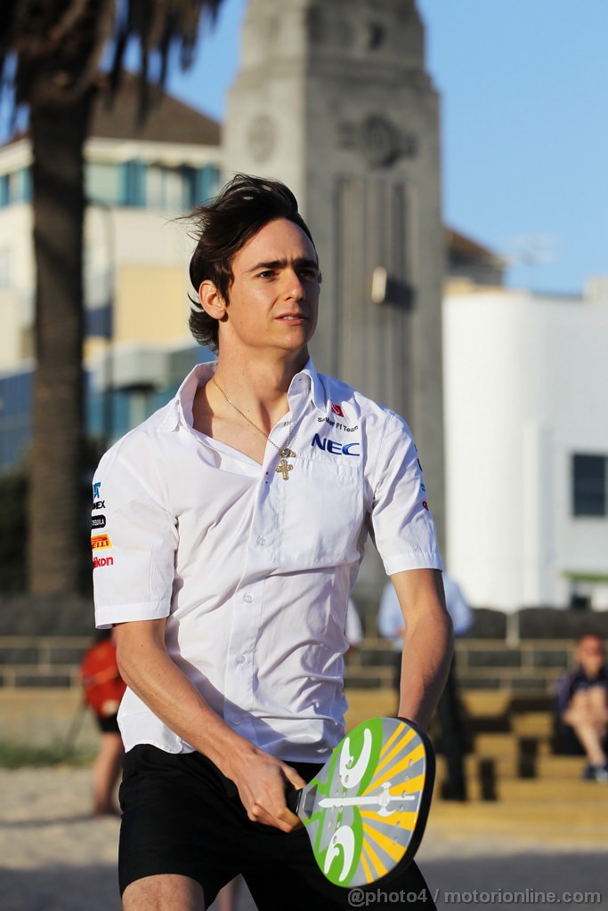 GP AUSTRALIA, 13.03.2013- Esteban Gutierrez (MEX) Sauber plays beach tennis.
