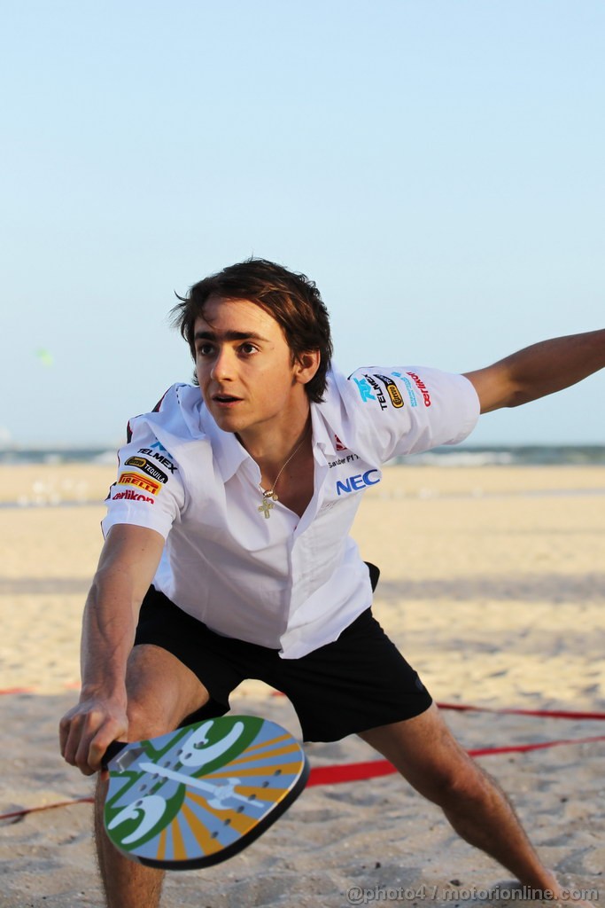 GP AUSTRALIA, 13.03.2013- Esteban Gutierrez (MEX) Sauber plays beach tennis.
