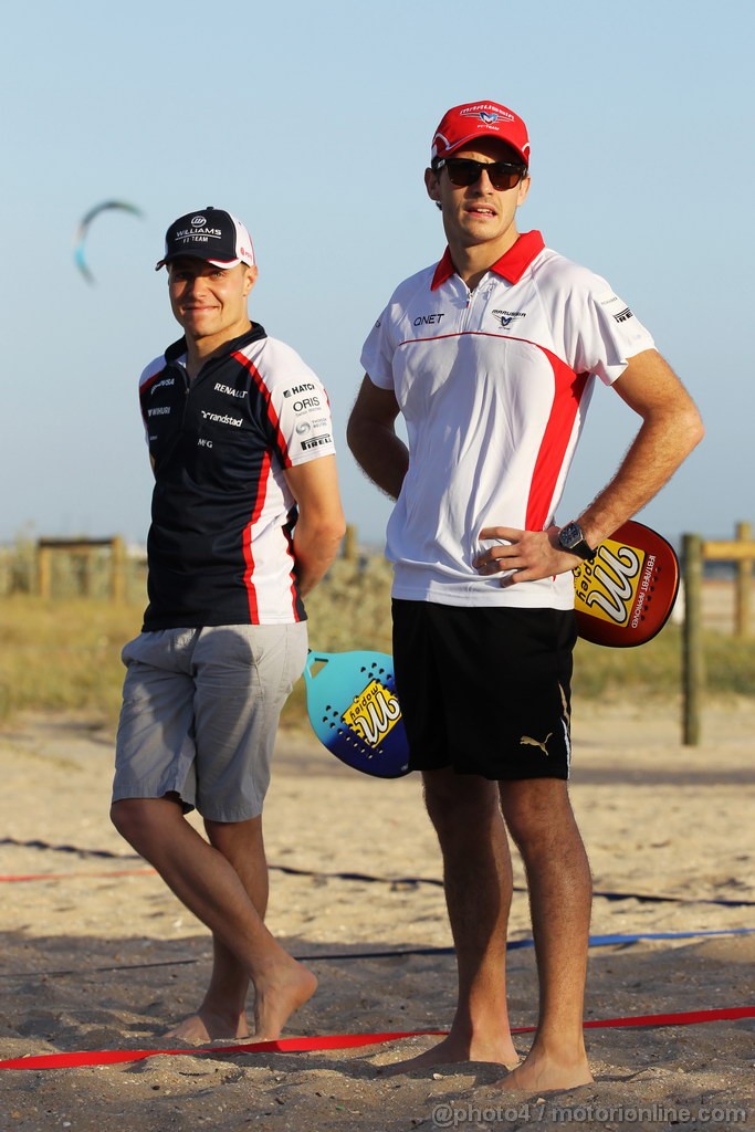 GP AUSTRALIA, 13.03.2013- Jules Bianchi (FRA) Marussia F1 Team (Right) e Valtteri Bottas (FIN) Williams play beach tennis.
