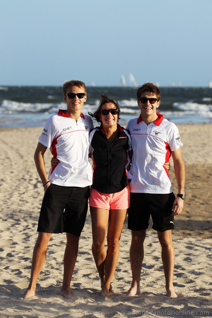 GP AUSTRALIA, 13.03.2013- (L to R): Max Chilton (GBR), Marussia F1 Team MR02  on the beach with Natalie Pinkham (GBR) Sky Sports Presenter e team mate Jules Bianchi (FRA) Marussia F1 Team.
