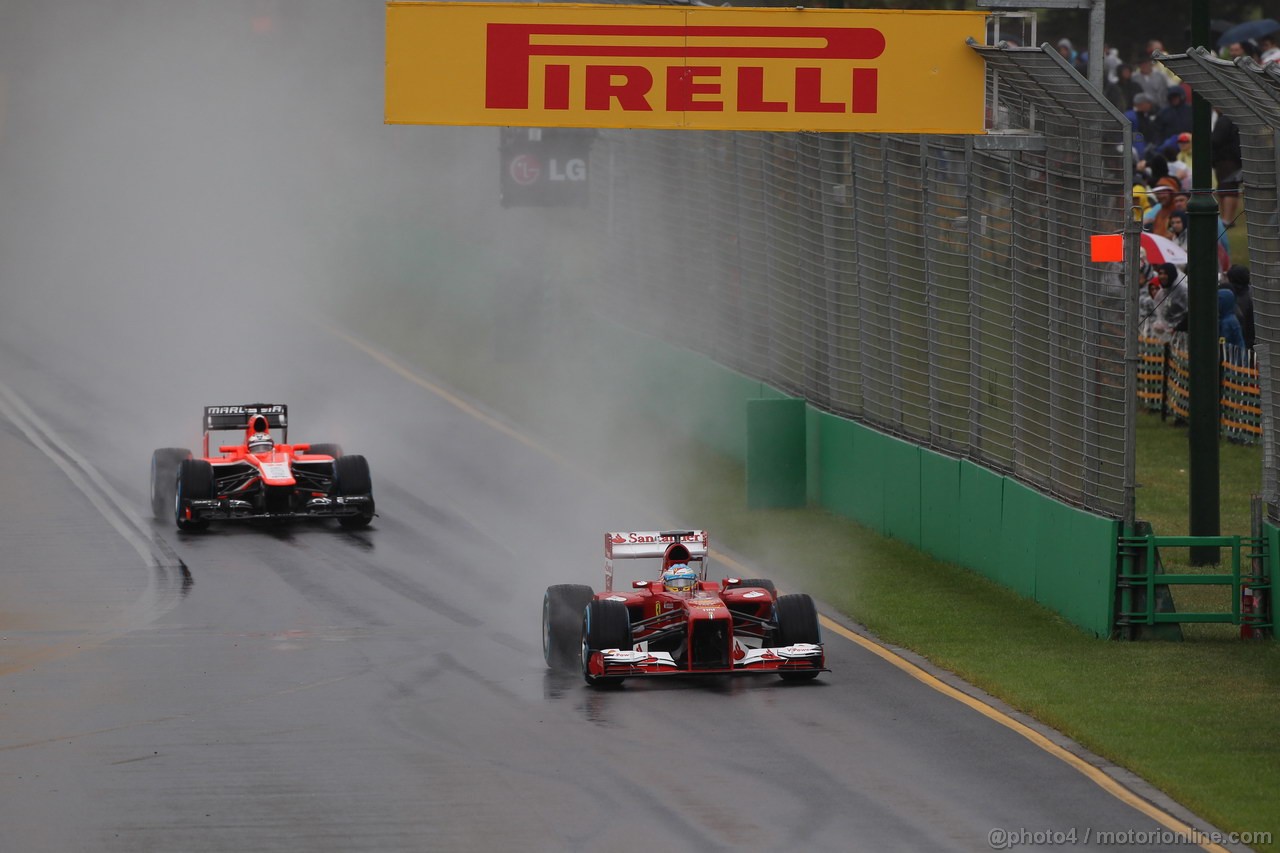 GP AUSTRALIA, 16.03.2013- Qualifiche, Fernando Alonso (ESP) Ferrari F138 davanti a Jules Bianchi (FRA) Marussia F1 Team MR02