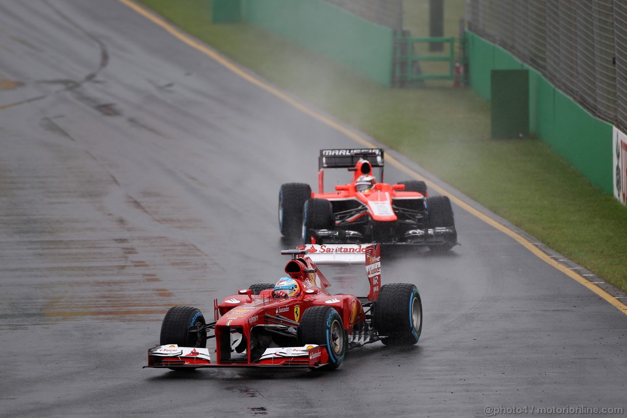 GP AUSTRALIA, 16.03.2013- Qualifiche, Fernando Alonso (ESP) Ferrari F138 davanti a Jules Bianchi (FRA) Marussia F1 Team MR02 