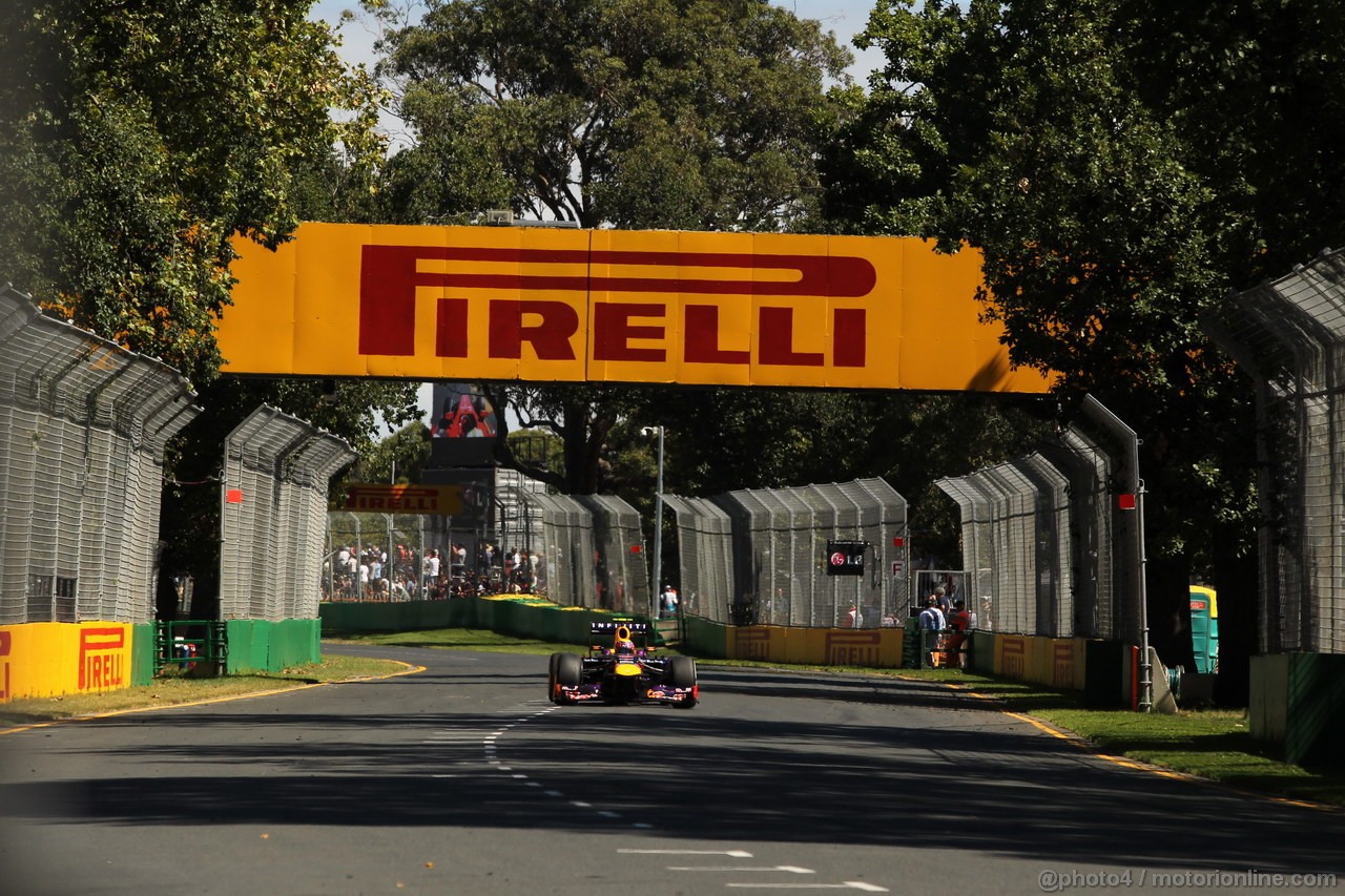 GP AUSTRALIA, 15.03.2013- Prove Libere 1, Mark Webber (AUS) Red Bull Racing RB9 