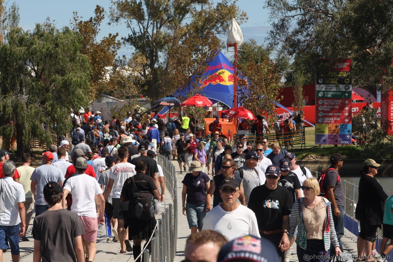 GP AUSTRALIA, 15.03.2013- Prove Libere 2, Fans