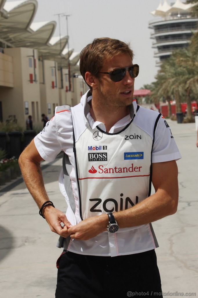 GP BAHRAIN, 21.04.2013- Jenson Button (GBR) McLaren Mercedes MP4-28 