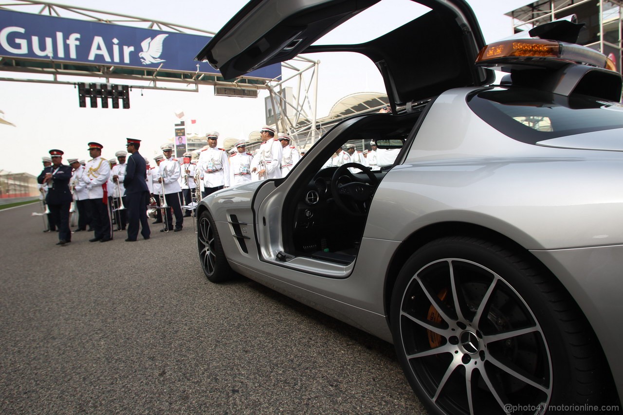 GP BAHRAIN, 21.04.2013- Gara, Safety car 