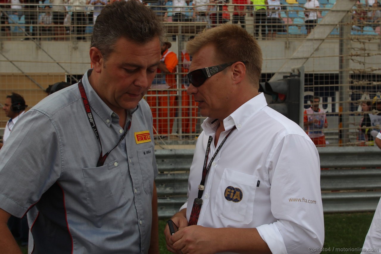 GP BAHRAIN, 21.04.2013- Gara, Mario Isola (ITA), Sporting Director Pirelli  e MIka Salo (FIN)