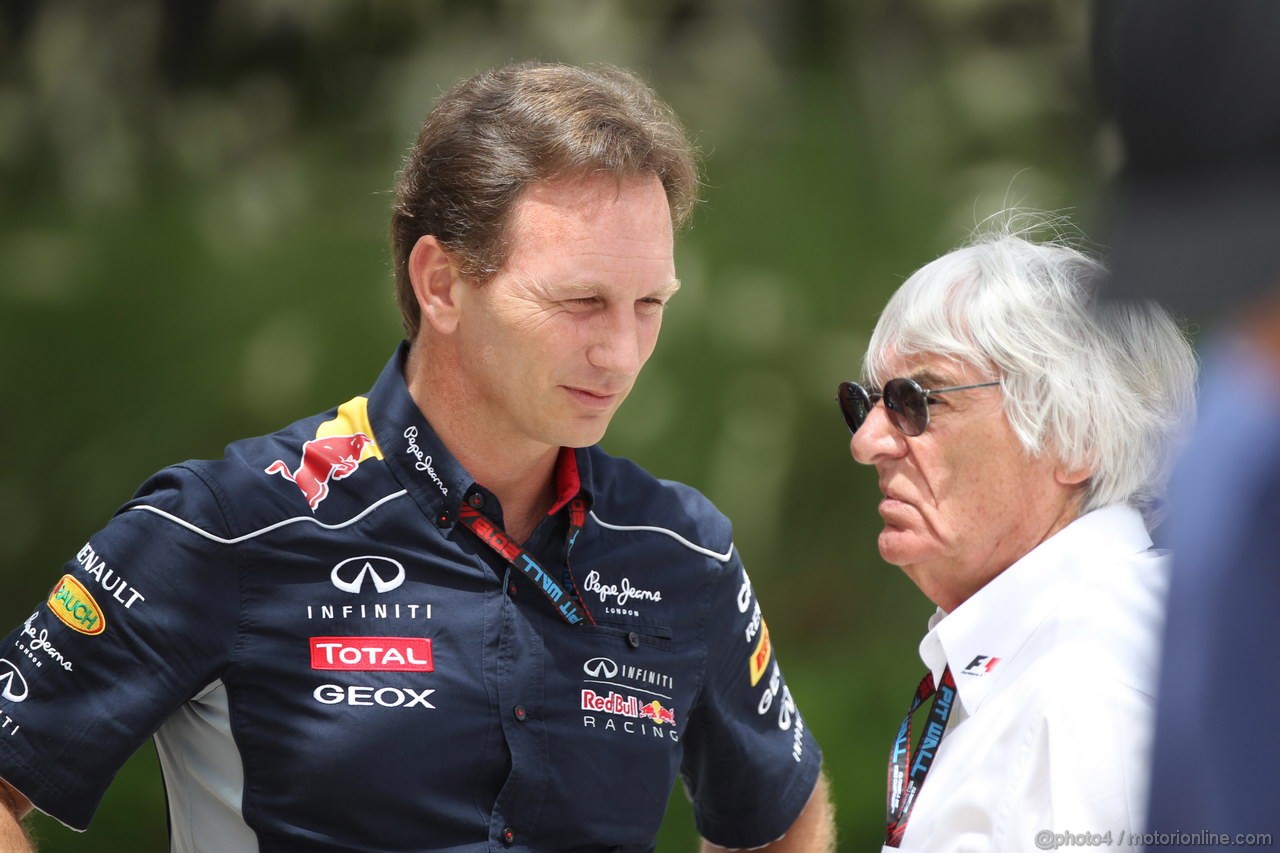 GP BAHRAIN, 21.04.2013- Christian Horner (GBR), Red Bull Racing, Sporting Director e Bernie Ecclestone (GBR), President e CEO of Formula One Management