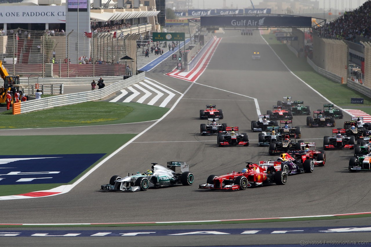 GP BAHRAIN, 21.04.2013- Gara, Start of the race 
