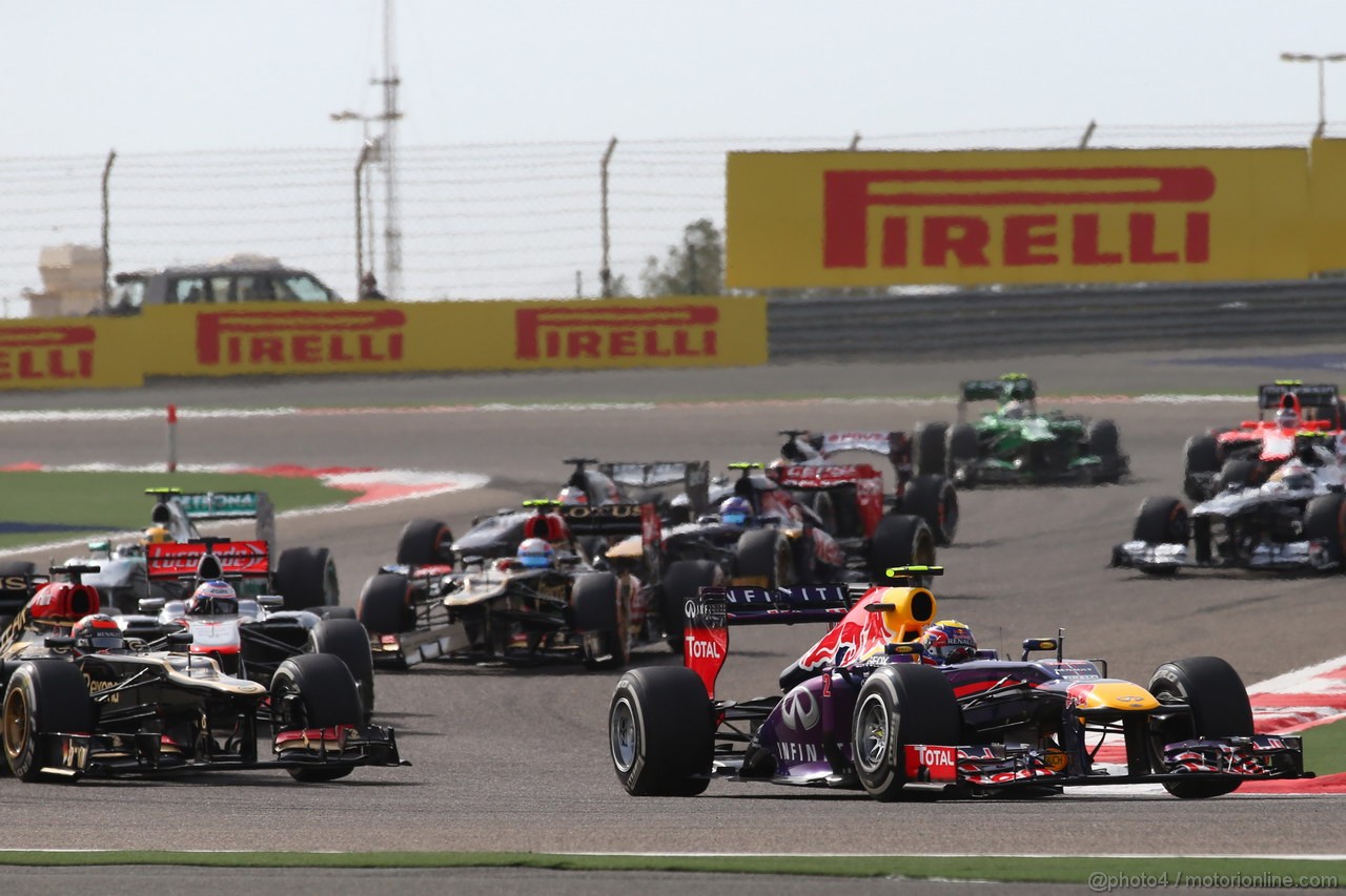GP BAHRAIN, 21.04.2013- Gara, Start of the race, Mark Webber (AUS) Red Bull Racing RB9 