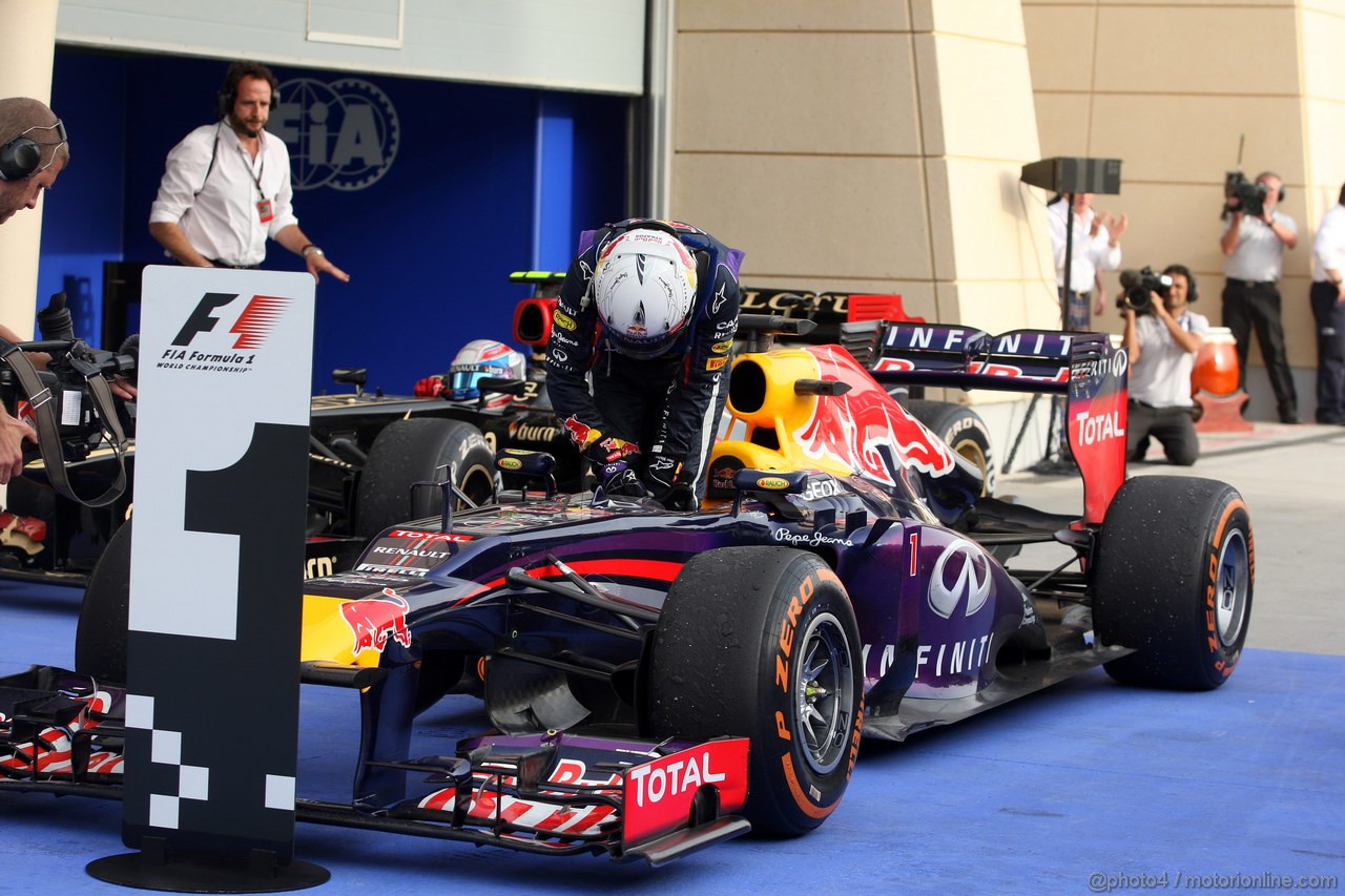 GP BAHRAIN, 21.04.2013- Gara, Sebastian Vettel (GER) Red Bull Racing RB9 vincitore