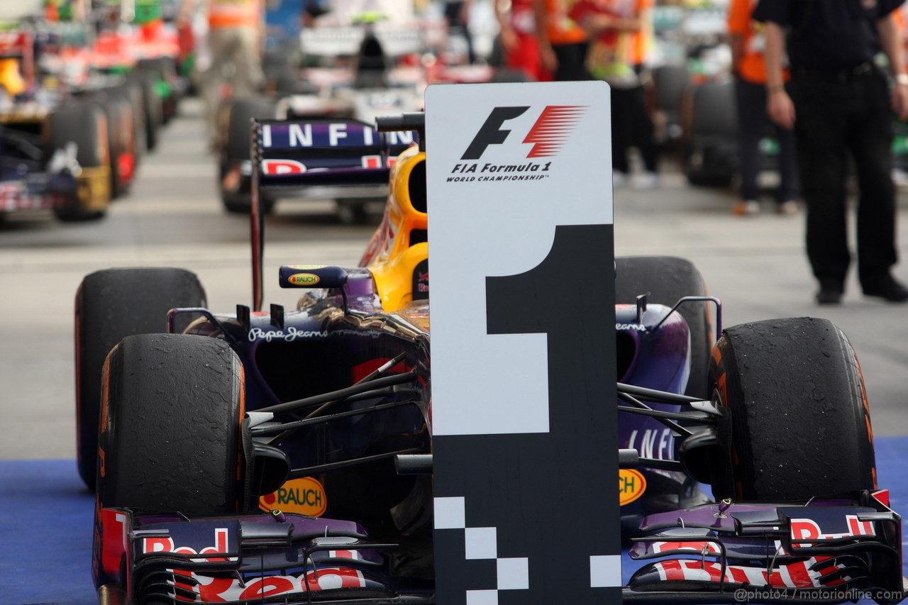 GP BAHRAIN, 21.04.2013- Gara, Sebastian Vettel (GER) Red Bull Racing RB9 vincitore 