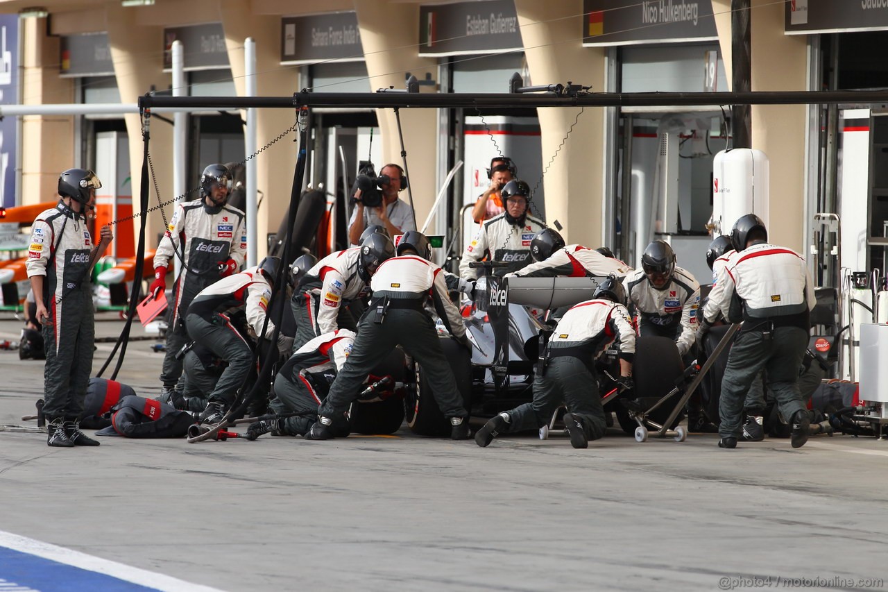 GP BAHRAIN, 21.04.2013- Gara, Nico Hulkenberg (GER) Sauber F1 Team C32 