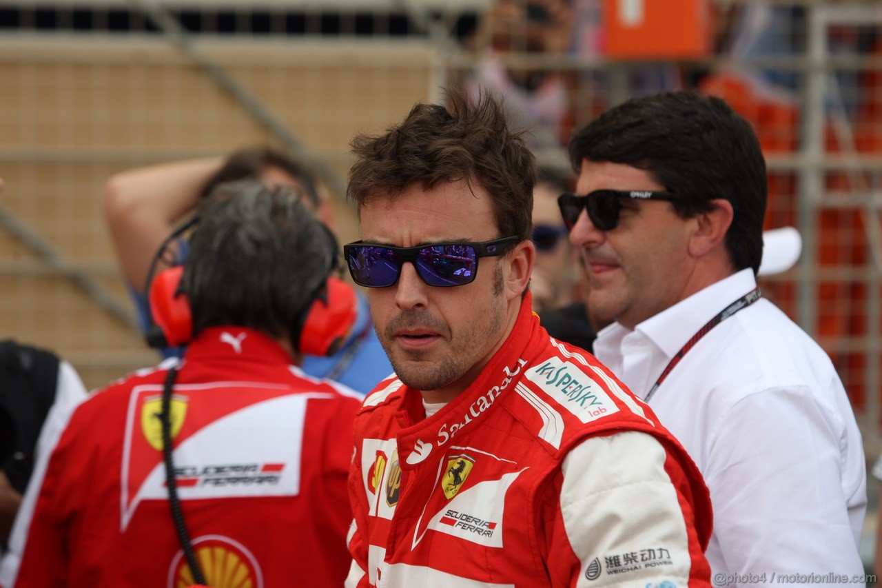 GP BAHRAIN, 21.04.2013- Gara, Fernando Alonso (ESP) Ferrari F138 e Luis Garcia Abad (ESP), manager of Fernando Alonso (ESP) 