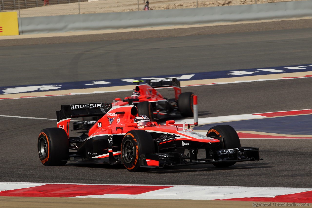GP BAHRAIN, 21.04.2013- Gara, Jules Bianchi (FRA) Marussia F1 Team MR02 davanti a Max Chilton (GBR), Marussia F1 Team MR02 