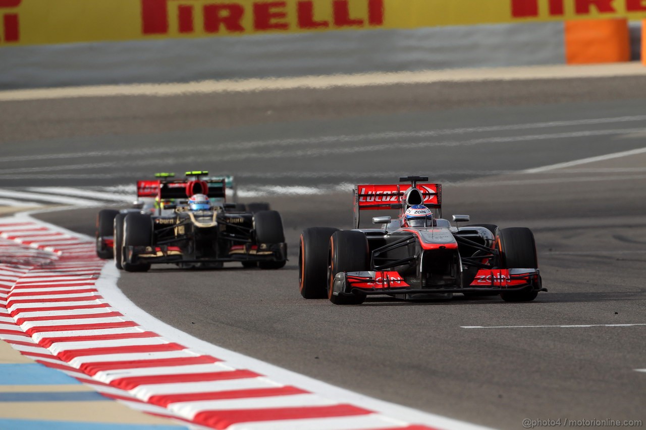 GP BAHRAIN, 21.04.2013- Gara, Jenson Button (GBR) McLaren Mercedes MP4-28 