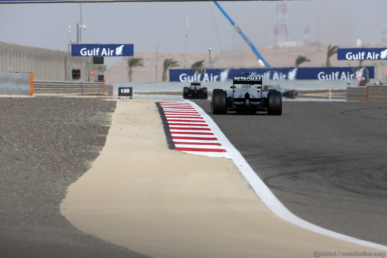 GP BAHRAIN, 21.04.2013- Gara, Lewis Hamilton (GBR) Mercedes AMG F1 W04 