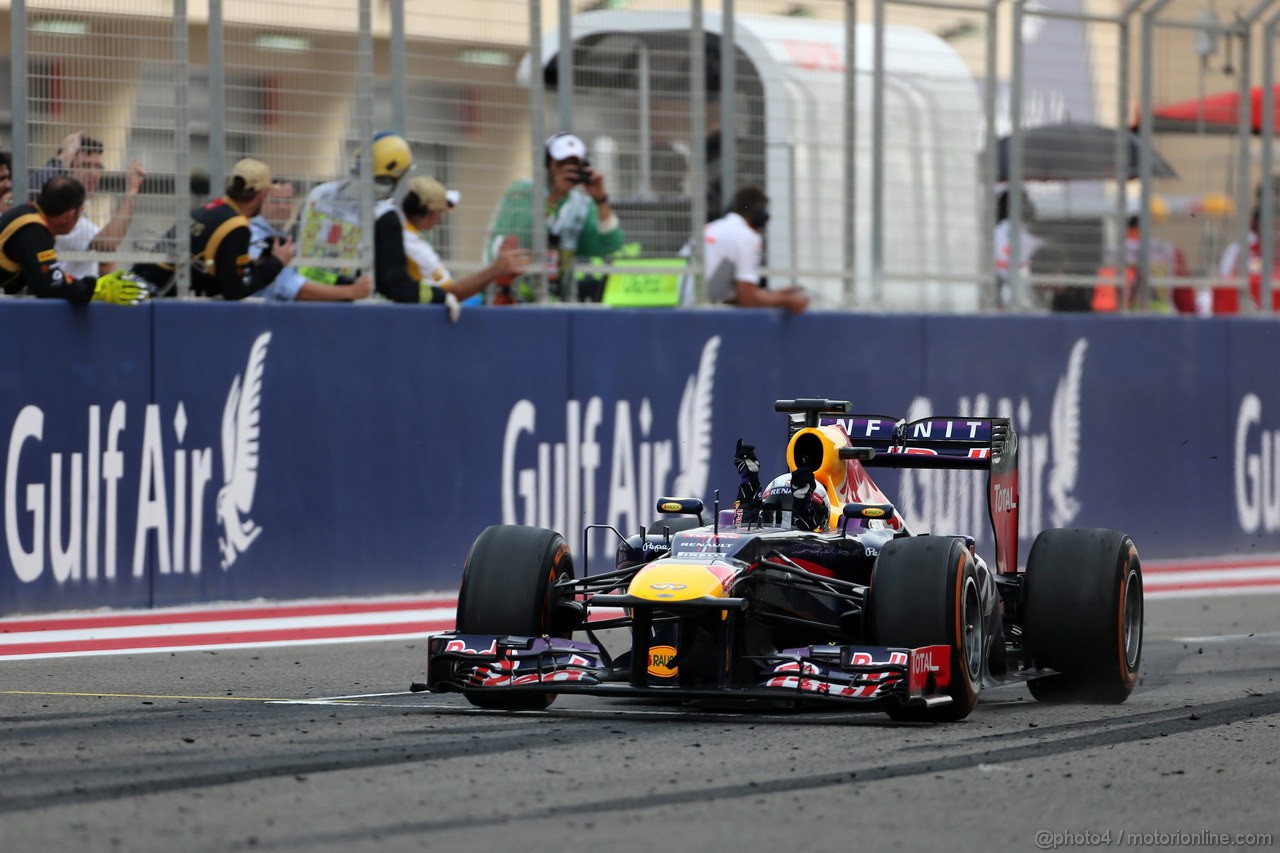 GP BAHRAIN, 21.04.2013- Gara, Sebastian Vettel (GER) Red Bull Racing RB9 vincitore