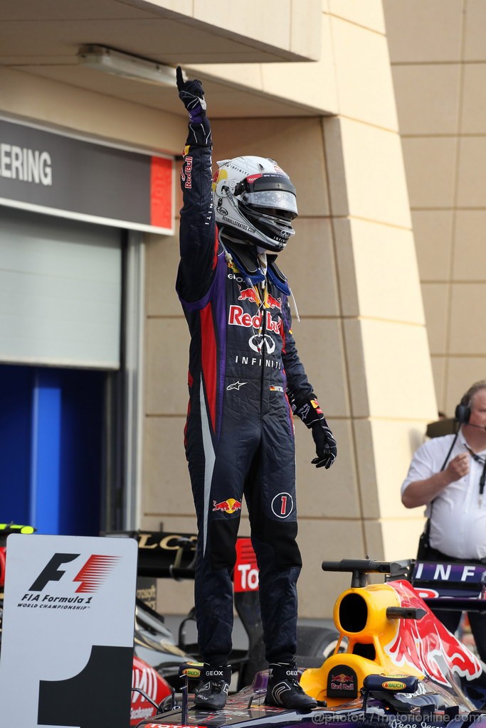 GP BAHRAIN, 21.04.2013- Gara, Sebastian Vettel (GER) Red Bull Racing RB9 vincitore 