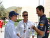 GP BAHRAIN, 21.04.2013- Jacques Villeneuve (CAN), Mika Salo e Mark Webber (AUS) Red Bull Racing RB9 