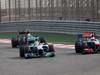 GP BAHRAIN, 21.04.2013- Gara, Nico Rosberg (GER) Mercedes AMG F1 W04 e Jenson Button (GBR) McLaren Mercedes MP4-28 