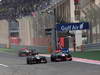 GP BAHRAIN, 21.04.2013- Gara, Romain Grosjean (FRA) Lotus F1 Team E21 e Jenson Button (GBR) McLaren Mercedes MP4-28 